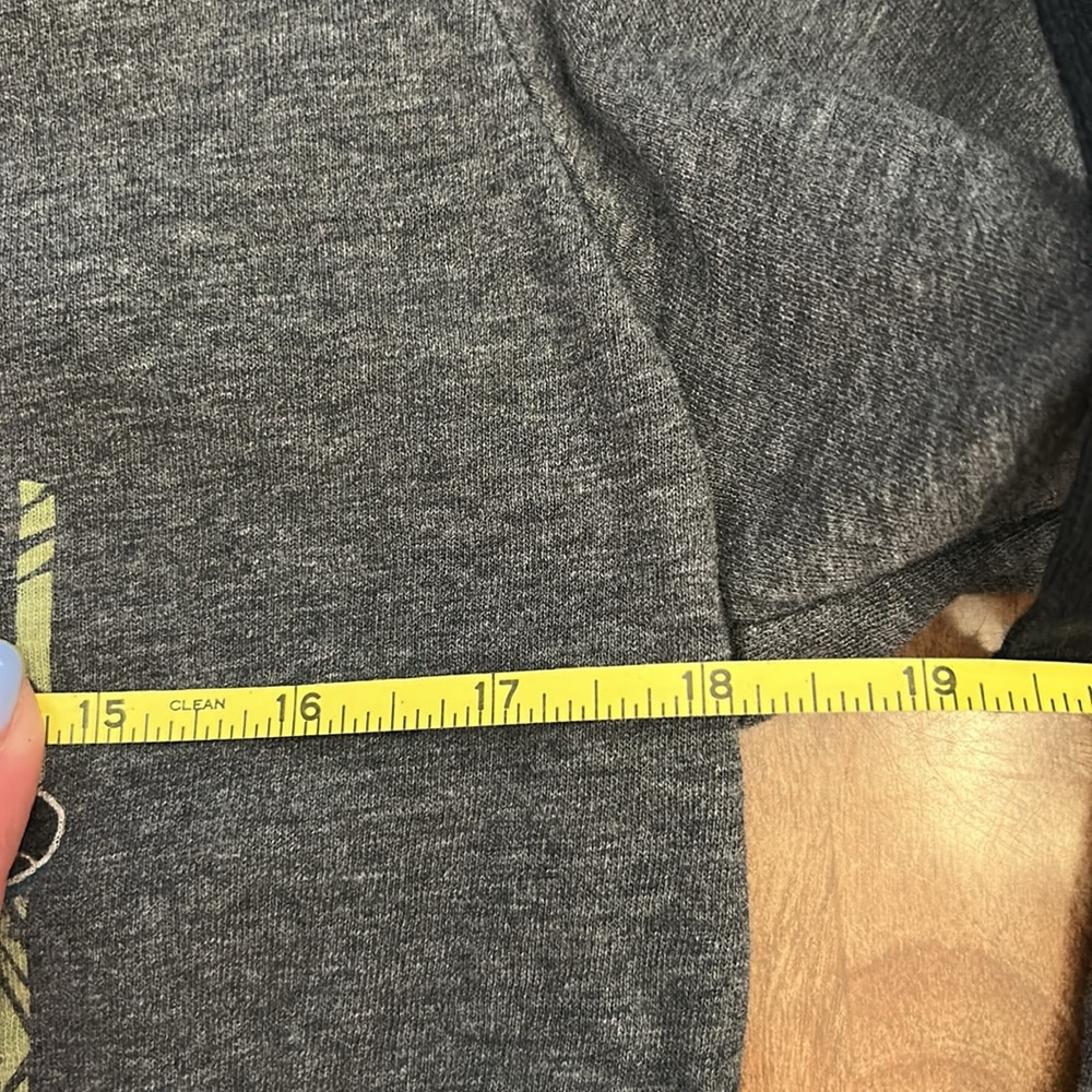 Crazy Shirts Women’s Gray Long Sleeve Hoodie Hooded T-Shirt Sz M Hawaii Turtle - Picture 10 of 13